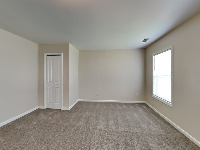 Building Photo - 2609 Bluestone Dr SW