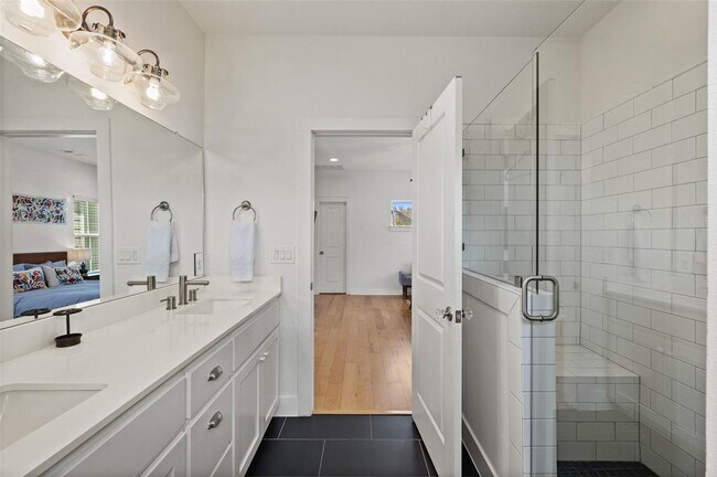 Building Photo - 2713 Halcyon Dr