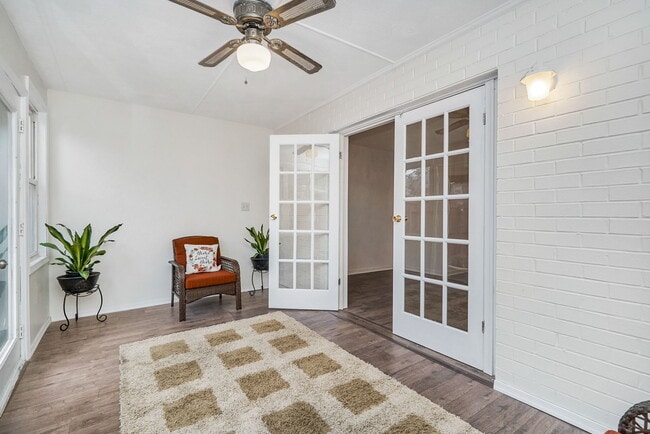 Building Photo - 5213 Clover Hill Dr