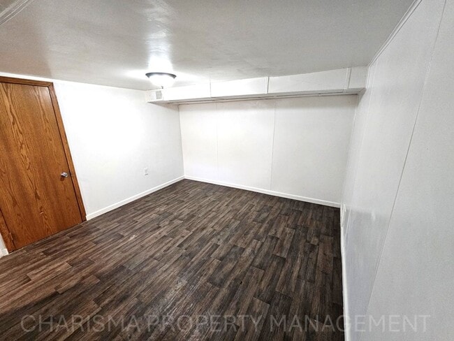 Building Photo - 805 4th St