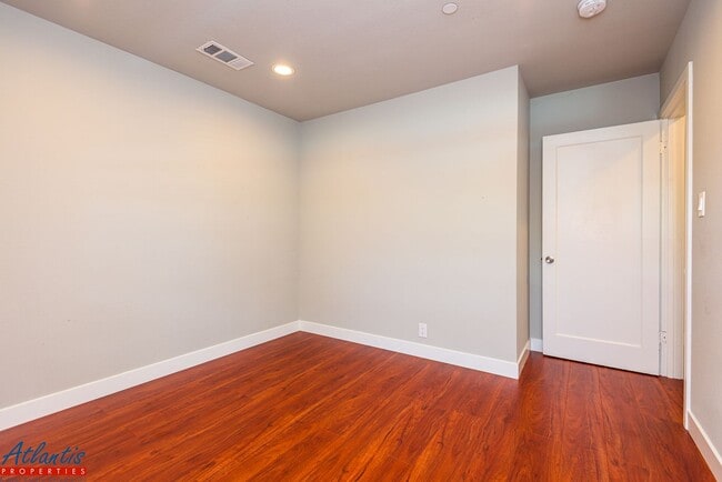 Building Photo - Gorgeous Cambrian Park Home