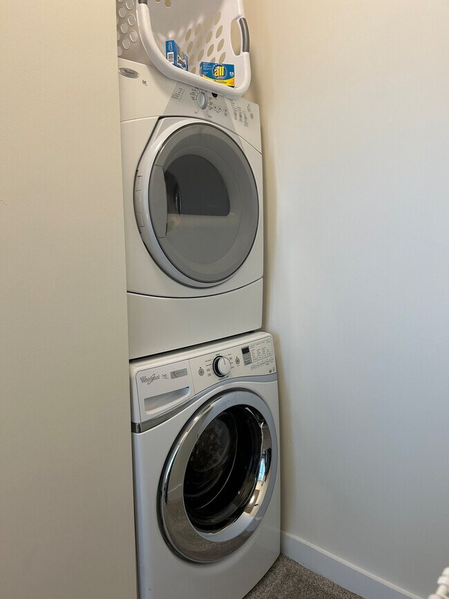 Building Photo - 300 S Church St