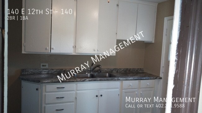 Building Photo - 140 E 12th St