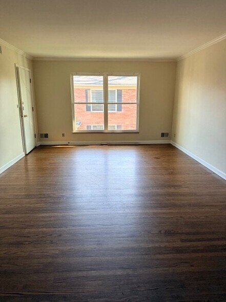 Building Photo - 3807 Leland Rd