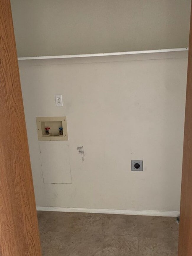 Building Photo - SpringTree Gardens Condominium