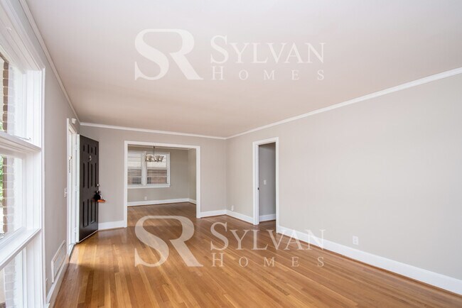 Building Photo - Where Charm Meets Comfort