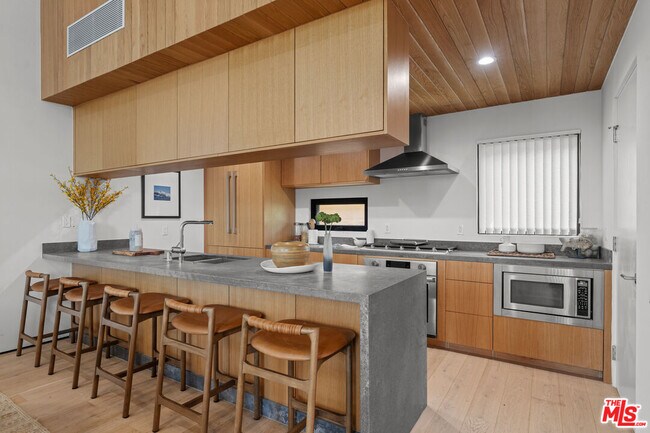 Building Photo - 11706 Charnock Rd