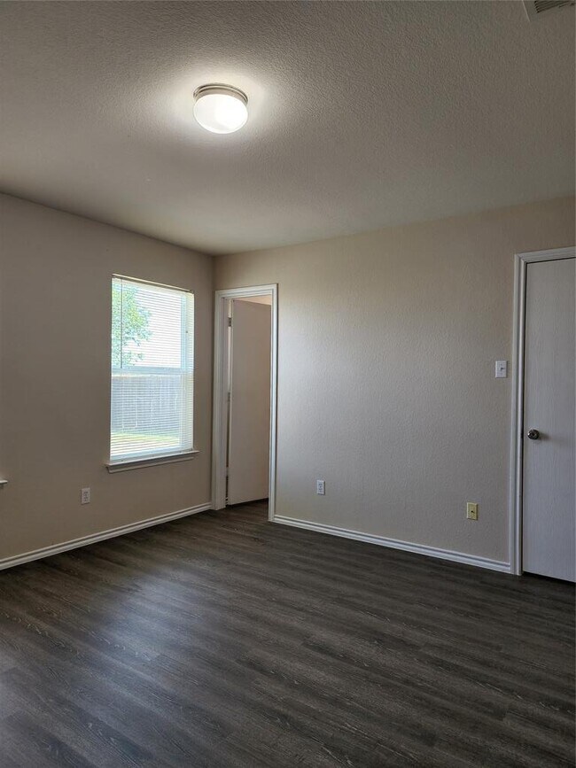 Building Photo - 18016 Honey Locust Ln