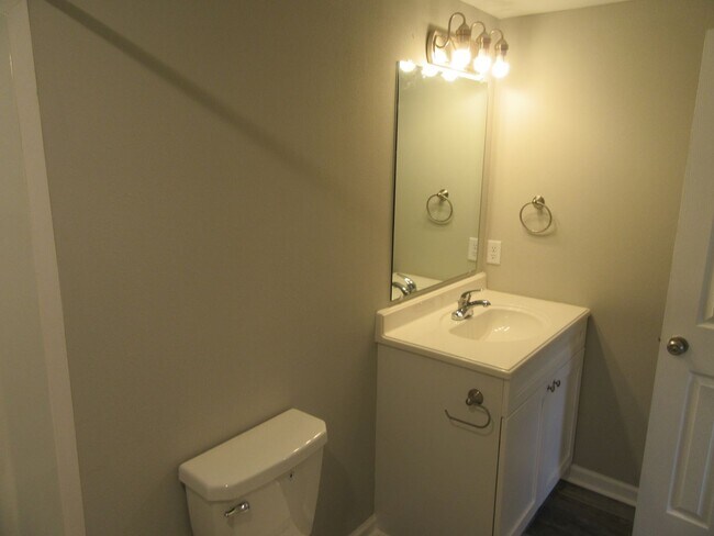 Building Photo - 9823 Clarence St