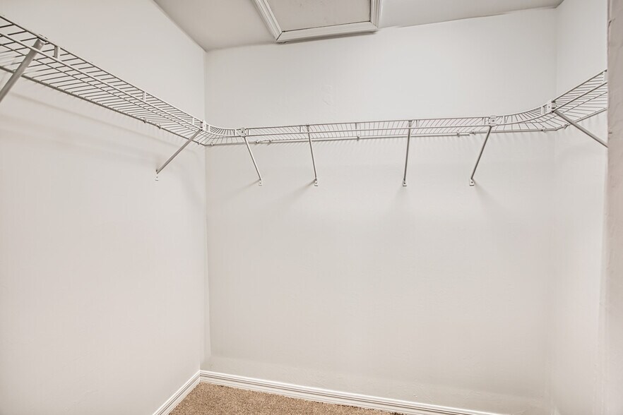 Building Photo - 16840 Sanibel Sunset Ct