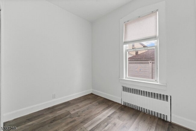 Building Photo - 105 Van Riper Ave