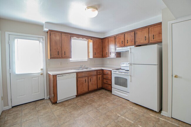 Building Photo - 288 Northridge Dr