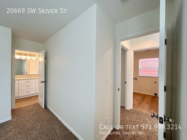 Building Photo - 20669 SW Skiver St