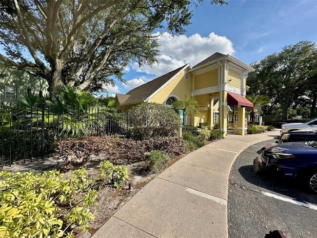 Building Photo - 2053 Dixie Belle Dr