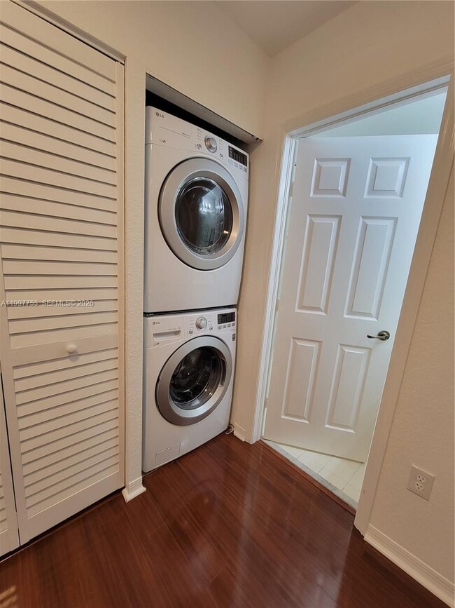 Building Photo - 8938 SW 19th St