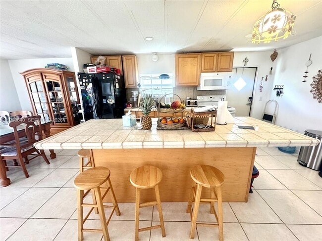 Building Photo - 118 Burgundy Dr