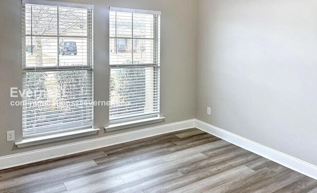 Building Photo - 130 Shrewsberry Dr