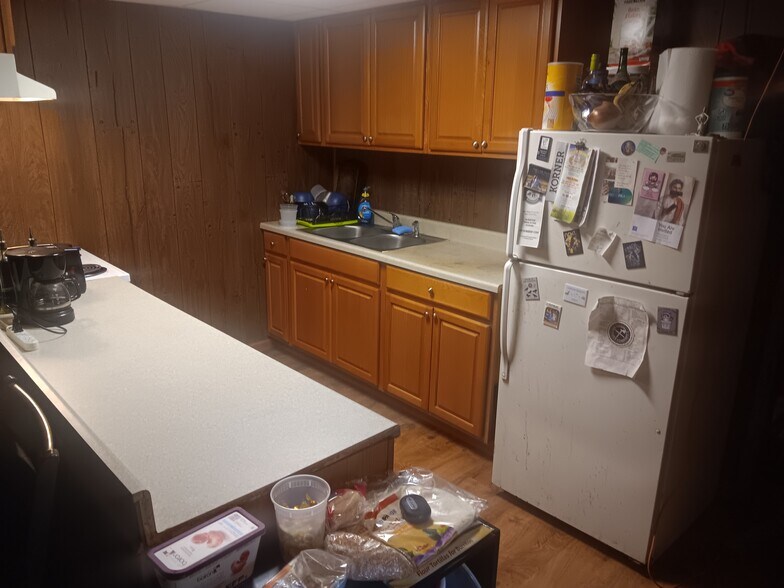 Kitchen, sink and cupboards - 106 Olinda Dr