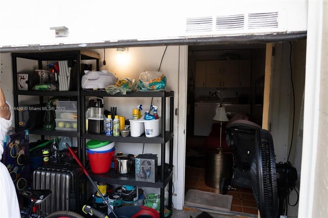 Building Photo - 17992 SW 152nd Ct