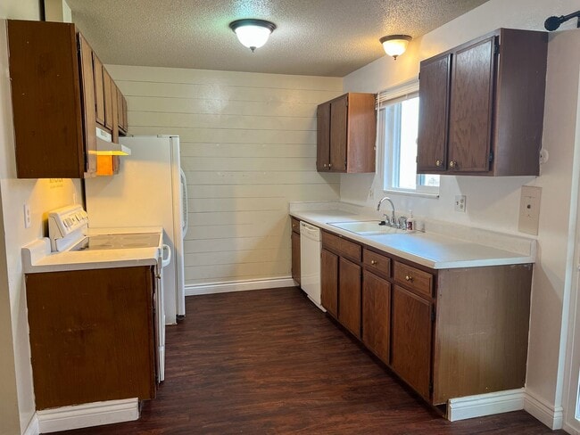 Building Photo - Redlands 3 bed 1.5 bath with yard