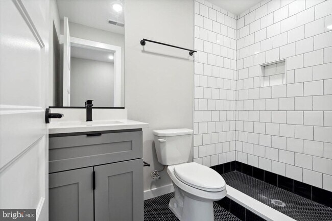 Building Photo - 3519 Hamilton St