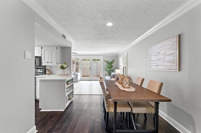 Building Photo - 6109 Bullard Dr