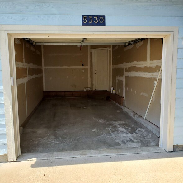 Garage - 5330 Godas Cir