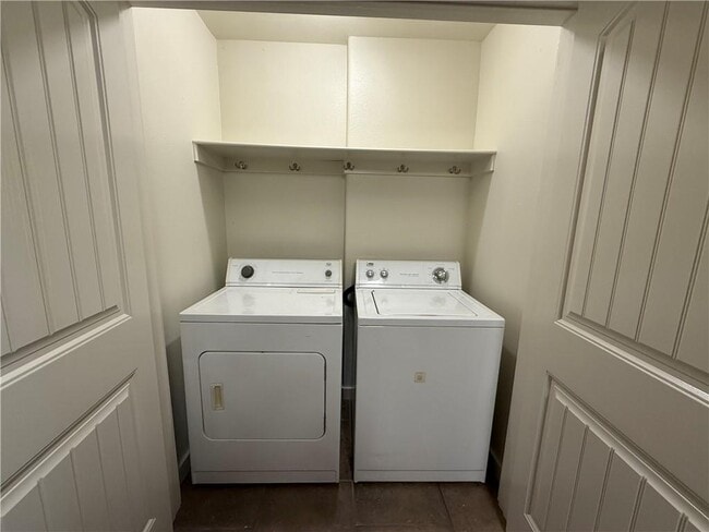 Building Photo - 2206 Karrington Ridge