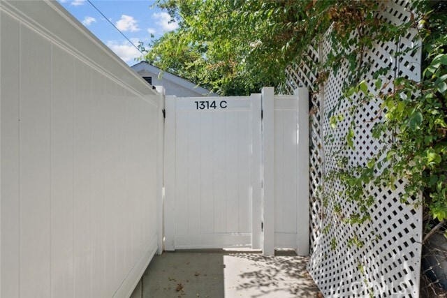 Building Photo - 1314 Pico St