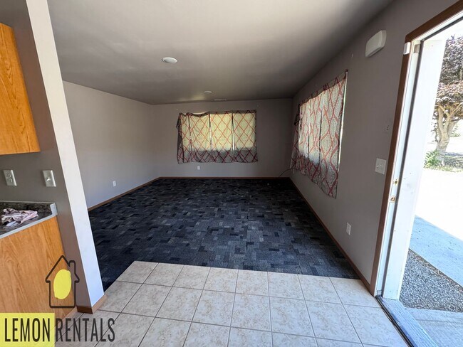 Building Photo - 302 E. "P" St