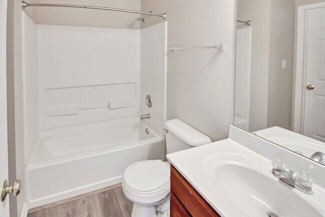 Building Photo - 314 Stonewall Creek Dr