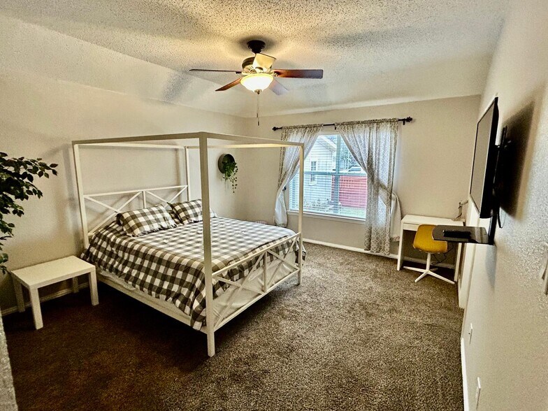 Building Photo - 3407 Autumn View Dr