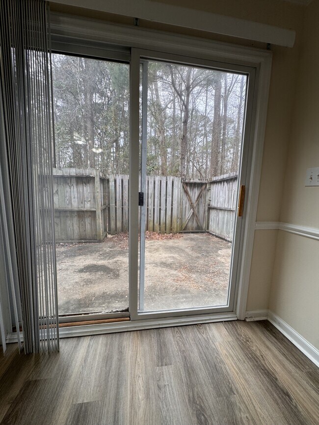 Building Photo - 870 Spring Forest Rd