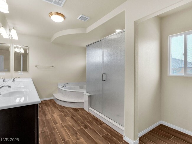 Building Photo - 6465 Grande River Ct