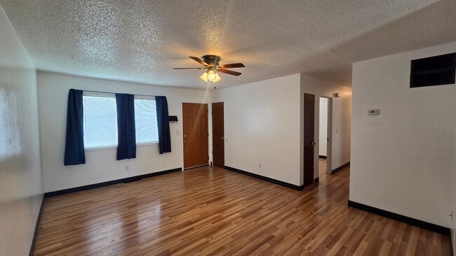 Building Photo - Remodeled Two Bedroom Duplex Off Reserve
