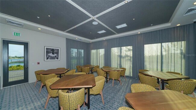 Building Photo - 8168 Sternway Rd