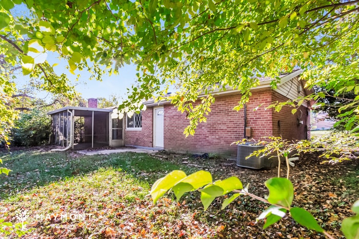 Building Photo - 2540 Highwood Ln