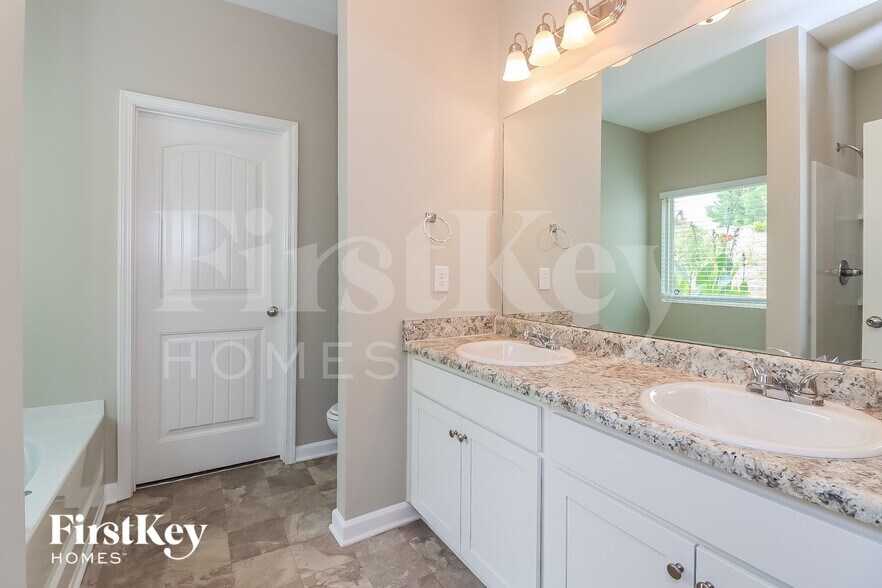 Building Photo - 23 Holsteiner Ln