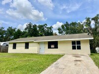 Building Photo - Beautiful 4BR/1.5BA Dade City Home NO APPLICATION FEE!