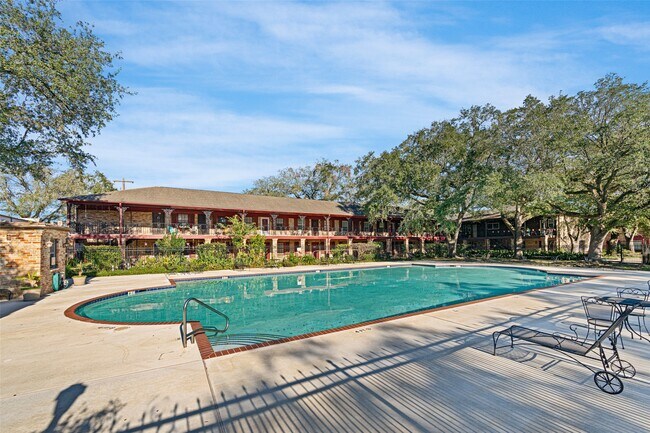 Building Photo - 5231 Arboles Dr