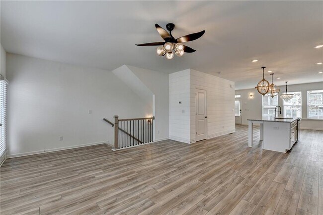 Building Photo - 2689 Richmond Row Dr