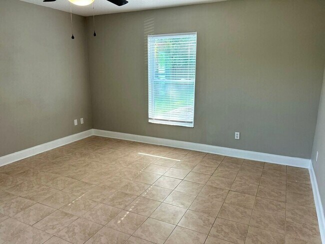 Building Photo - 912 Park Valley Cir