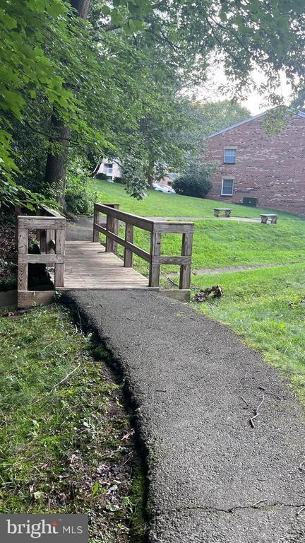 Building Photo - 5904 Cove Landing Rd