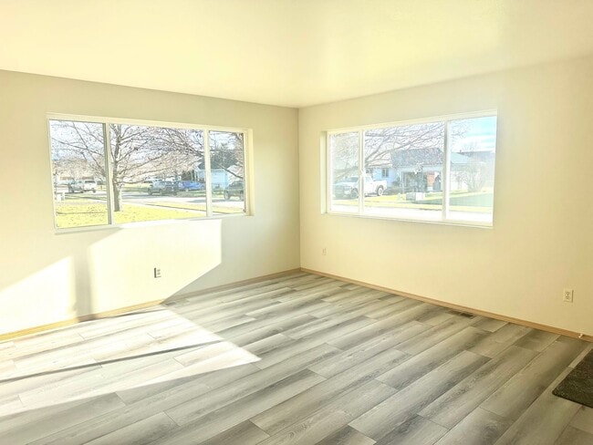 Building Photo - New remodeled Kalispell Home