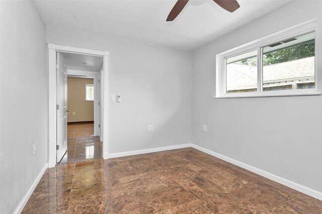 Building Photo - 6322 King Post Dr