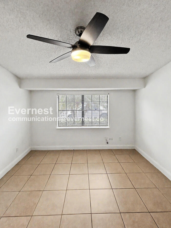 Building Photo - 3436 Sunrise Villas Ct N