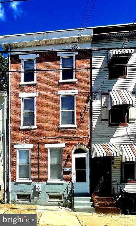 Building Photo - 1029 Lancaster Ave