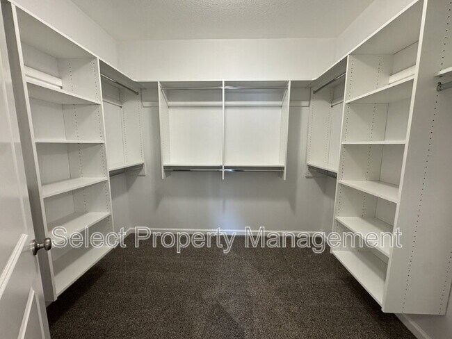 Building Photo - 8796 Elmont Cv