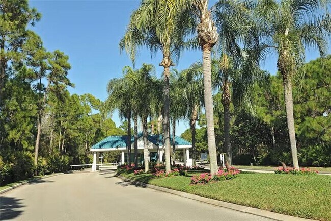 Building Photo - AVAILABLE JULY 1ST! Water & Golf Views in University Park Country Club with Pool and Spa!  3bed |...