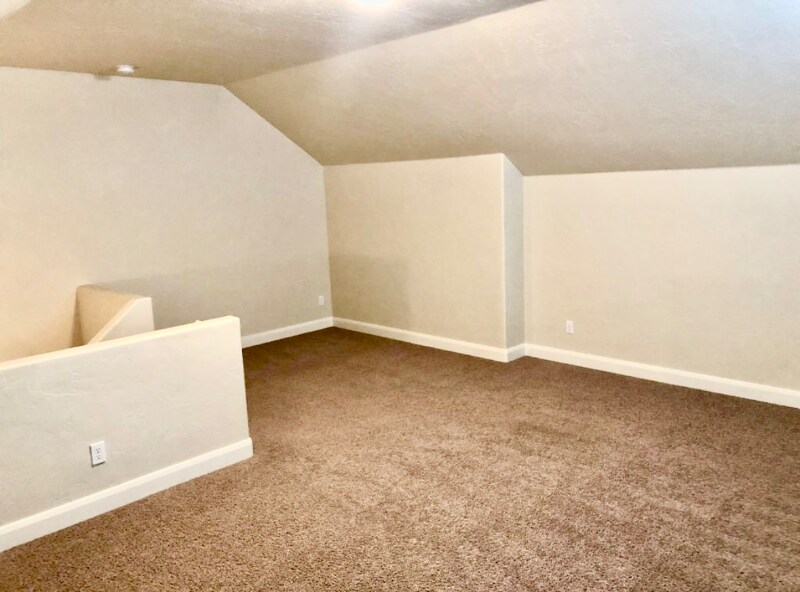 Building Photo - 4639 N Maplestone Ave